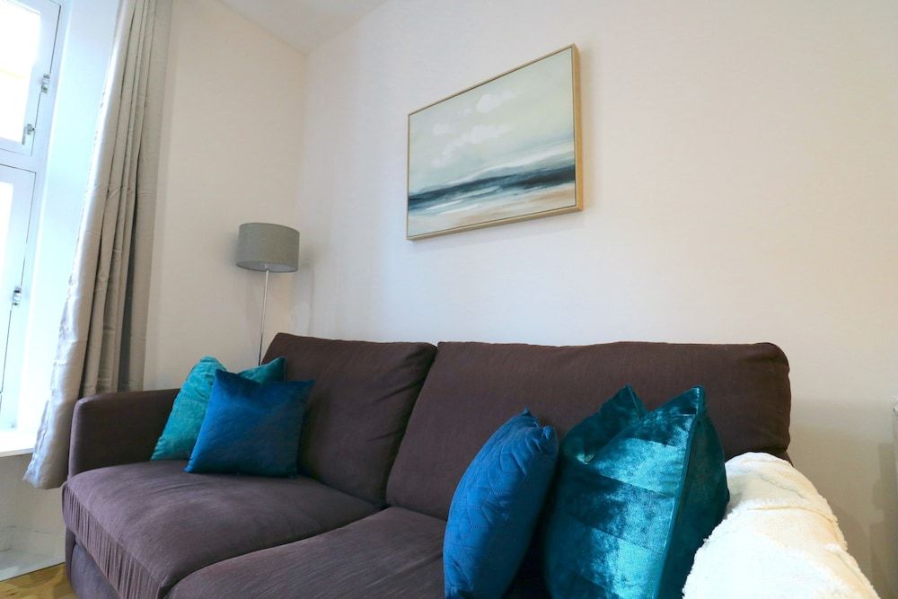 Comfortable Apartment in West End Apartment 20