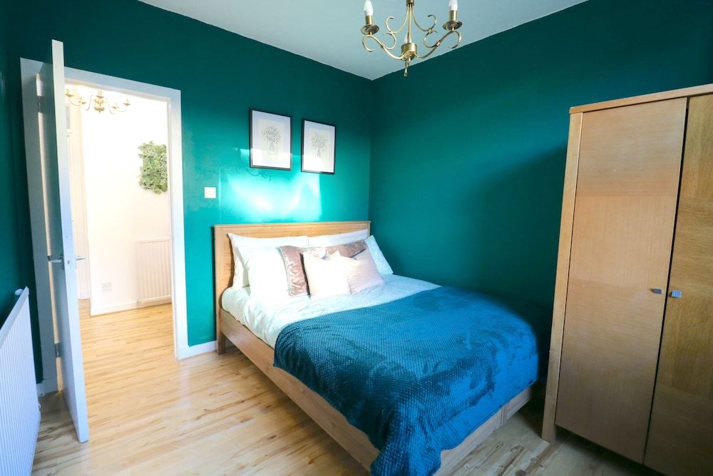 Comfortable Apartment in West End Apartment