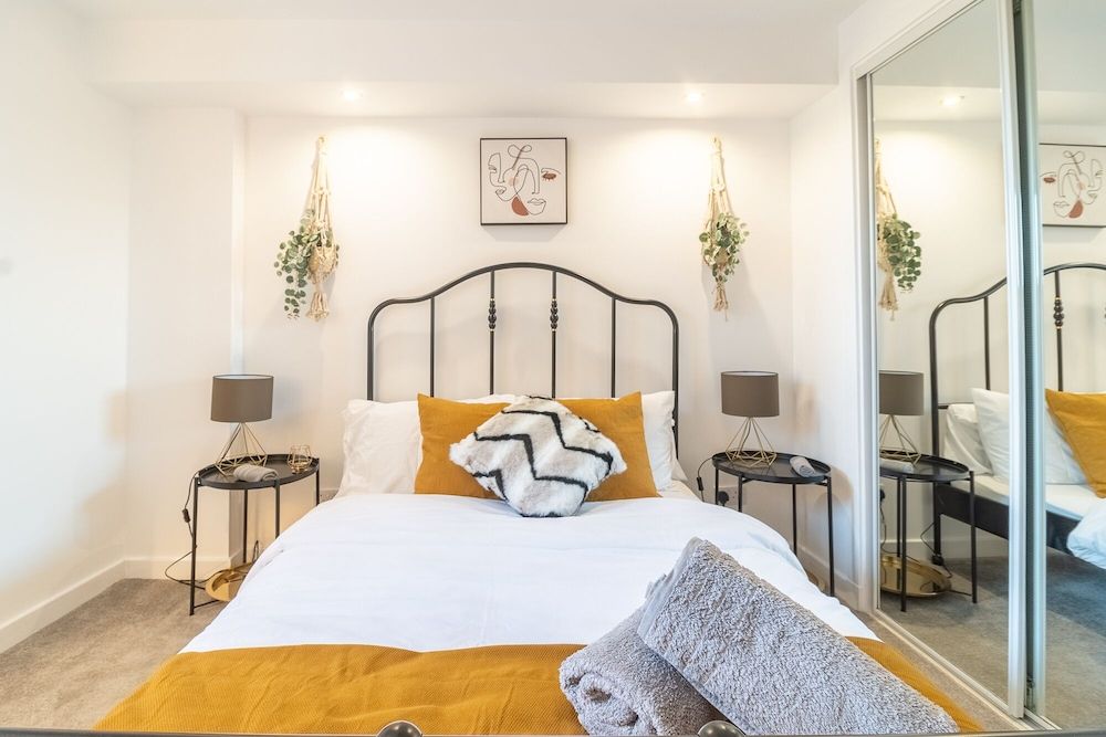 undefined Luxury Riverview City Centre Apartment 2 7