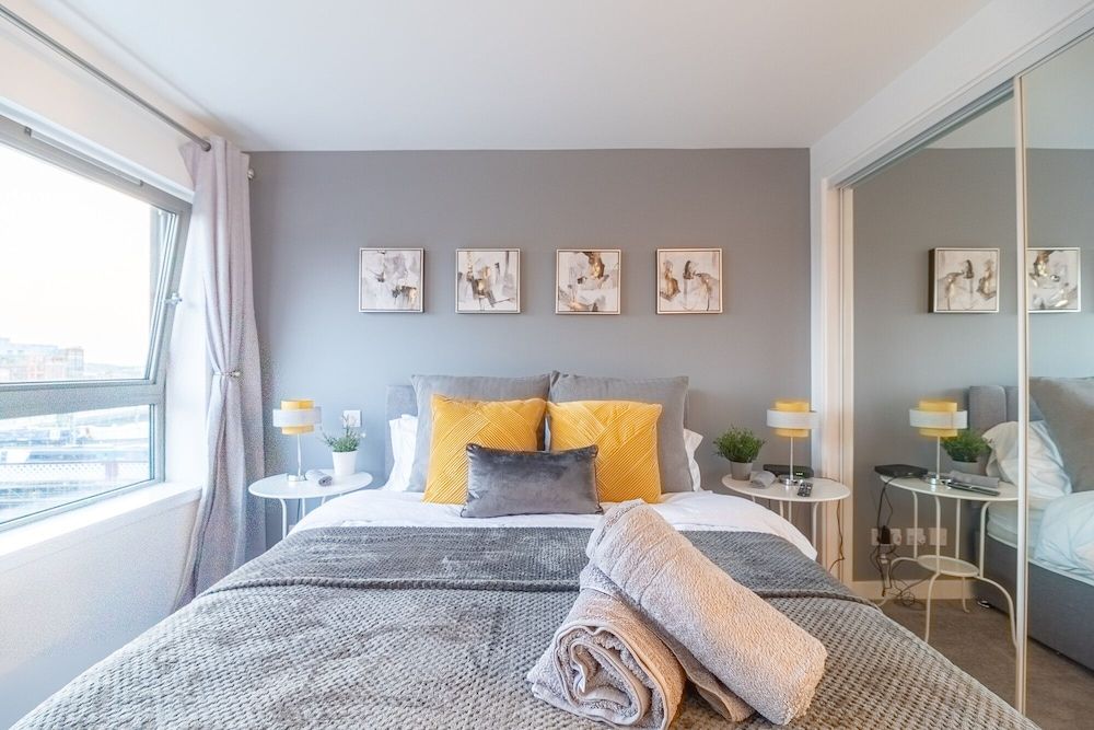 undefined Luxury Riverview City Centre Apartment 2 9