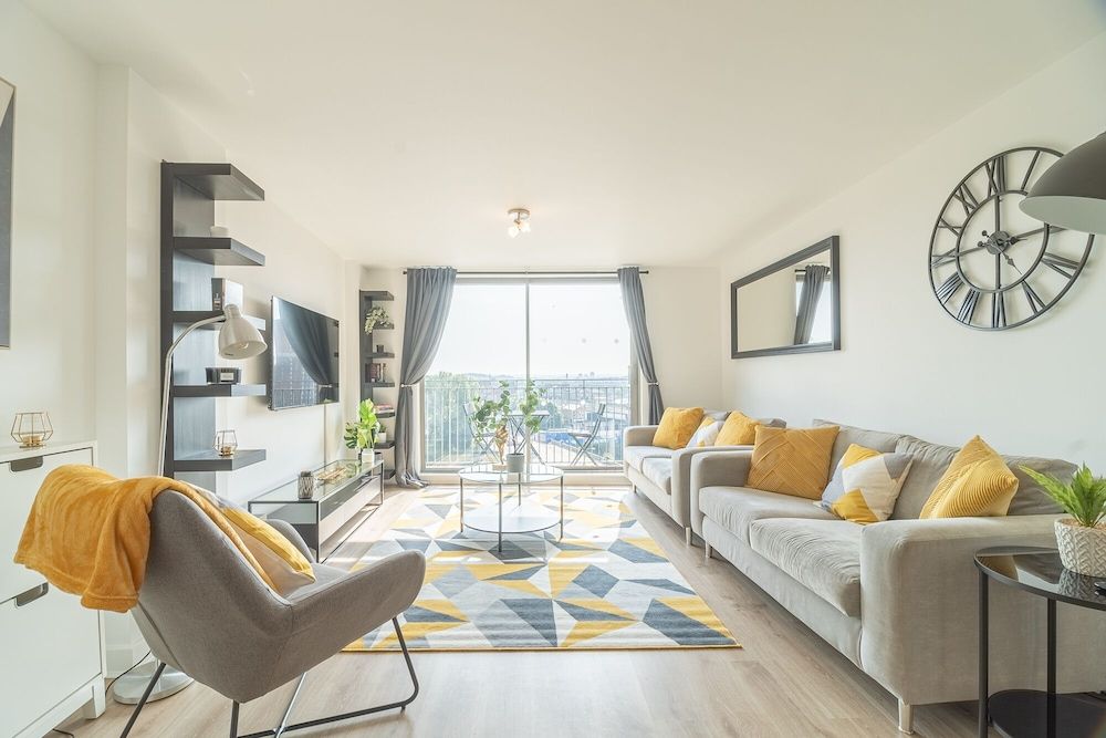 undefined Luxury Riverview City Centre Apartment 2 5