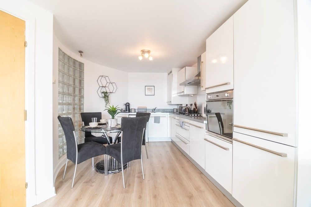undefined Luxury Riverview City Centre Apartment 2 10
