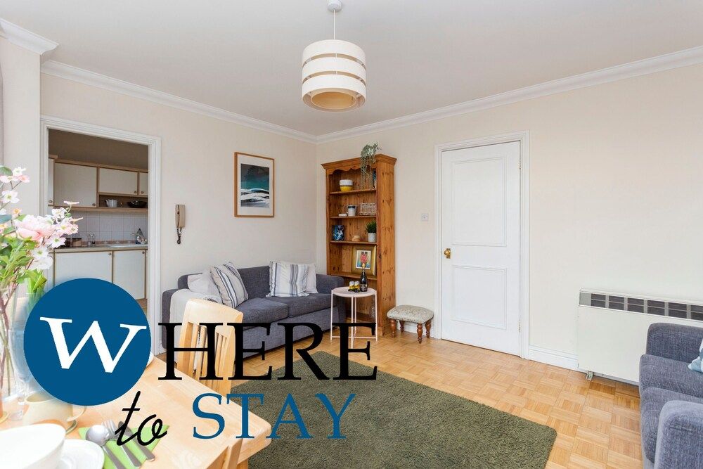 undefined Bright 1 Bedroom Apartment-private Parking 6