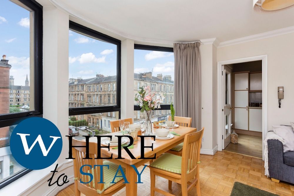 undefined Bright 1 Bedroom Apartment-private Parking 3