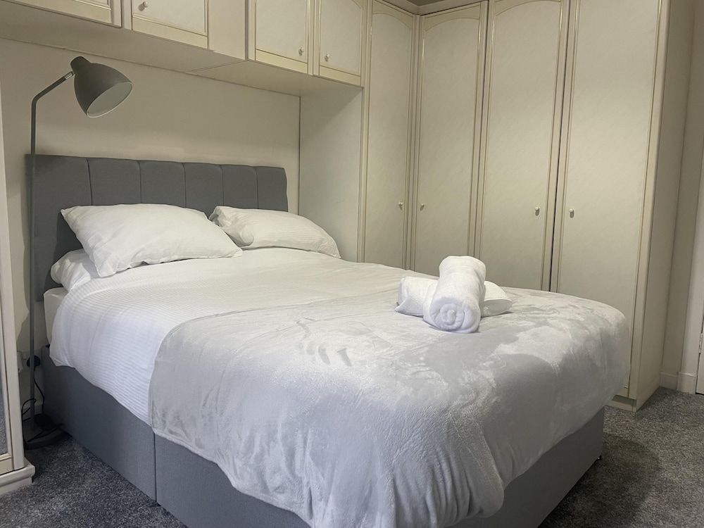 undefined Immaculate 3-bed Apartment in Glasgow Close to M8 6