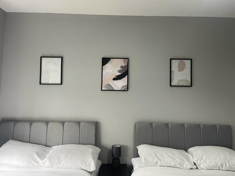 undefined Immaculate 3-bed Apartment in Glasgow Close to M8 7