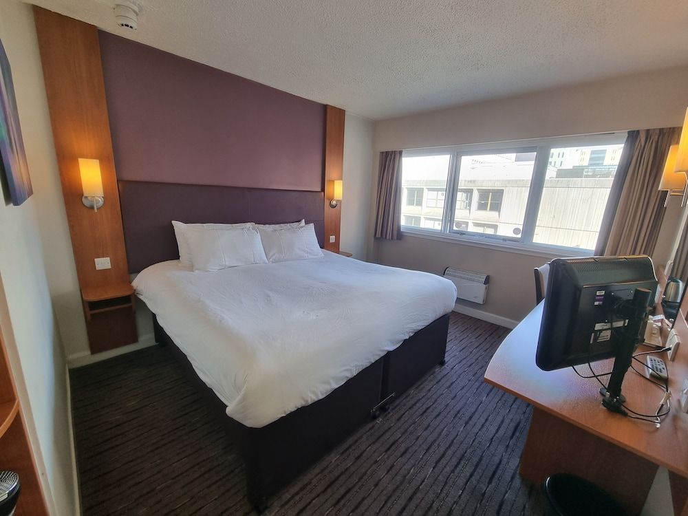 The Clyde Hotel Double Room 5