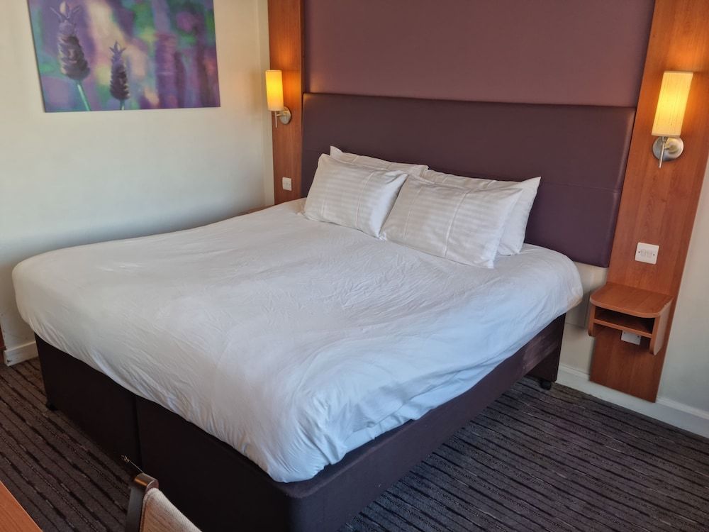 The Clyde Hotel Double Room 3