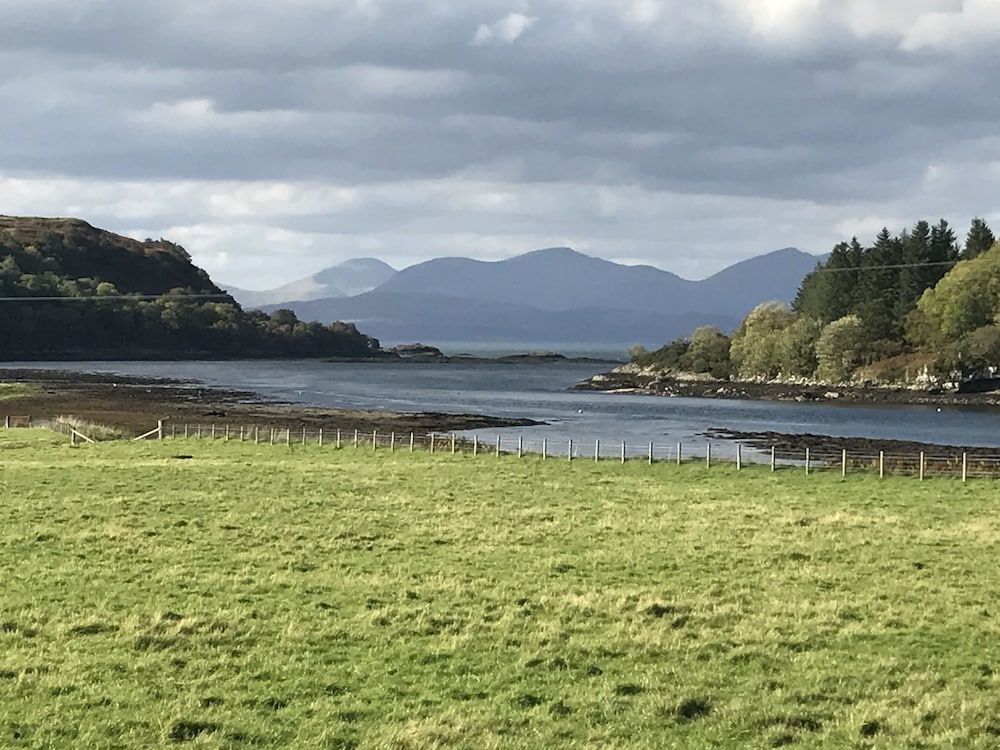 undefined West Highland Way Hotel & Campsite 4