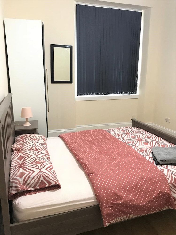 undefined 5 Bedroom House For Large Group 5