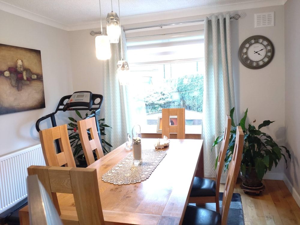 undefined Stunning 3-bed House Close to Cop26 Glasgow 3