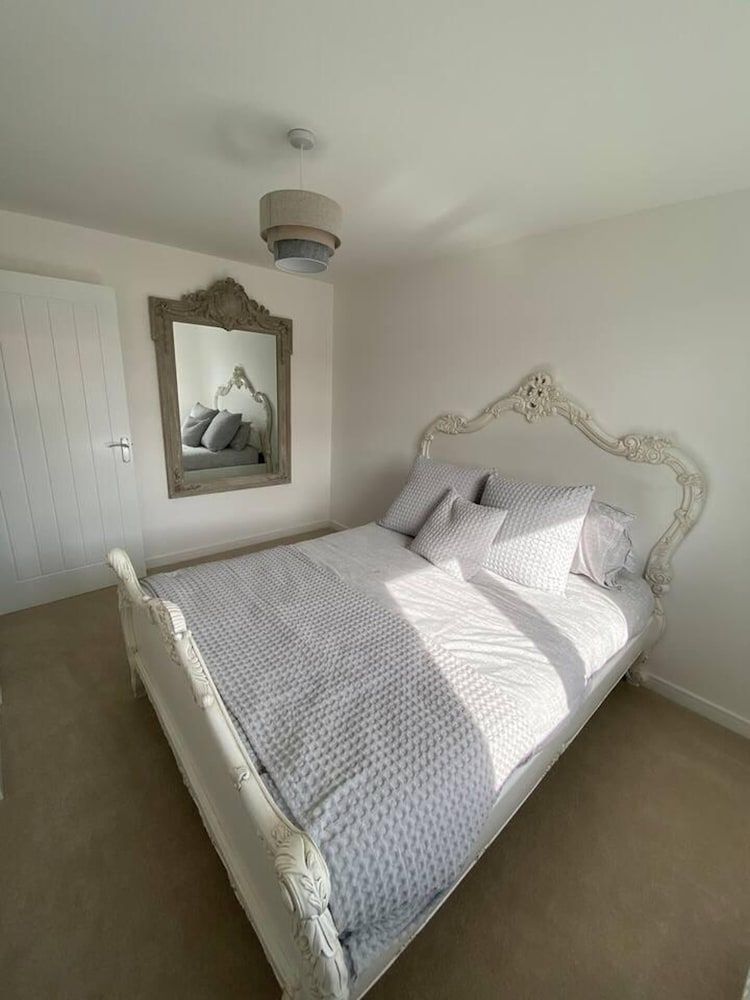 undefined Beautiful 4 Bedroom 3 Beds House in Glasgow