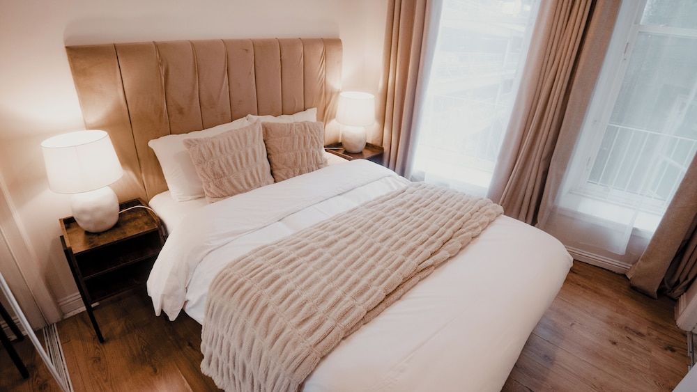 undefined Royal Chambers 5