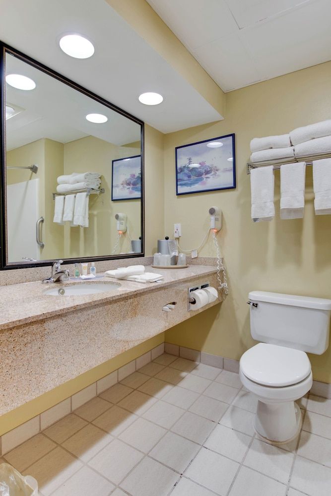 The Hotel Bemidji Basic Double Room, 1 Queen Bed, Non Smoking 5