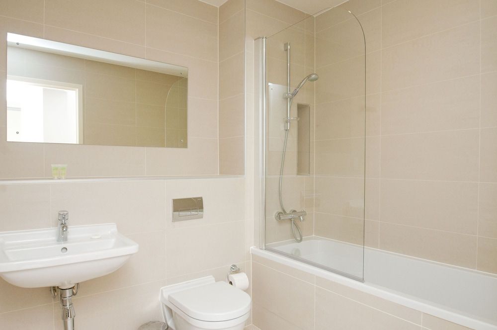 Cleyro Serviced Apartments-Finzels Reach Deluxe Apartment, 1 Bedroom 8