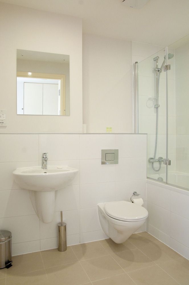 Cleyro Serviced Apartments-Finzels Reach Deluxe Apartment, 1 Bedroom 7