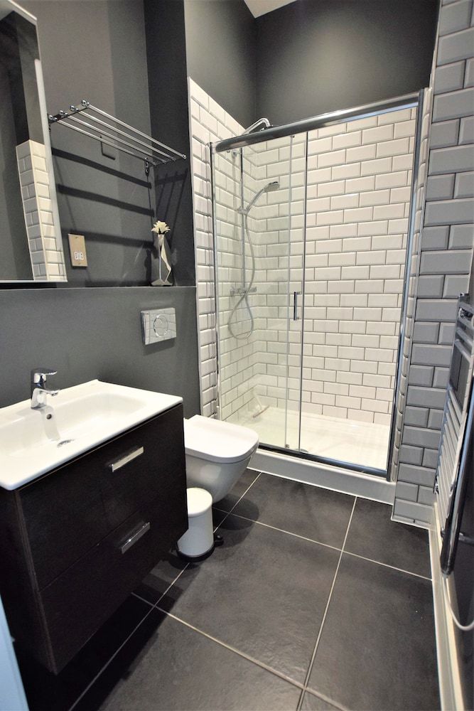 The Hubert - Your Apartment Apartment, 2 Bedrooms 22