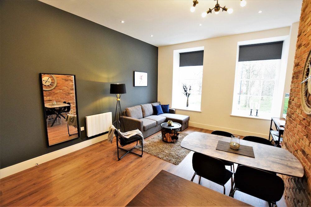 The Hubert - Your Apartment Apartment, 2 Bedrooms 15