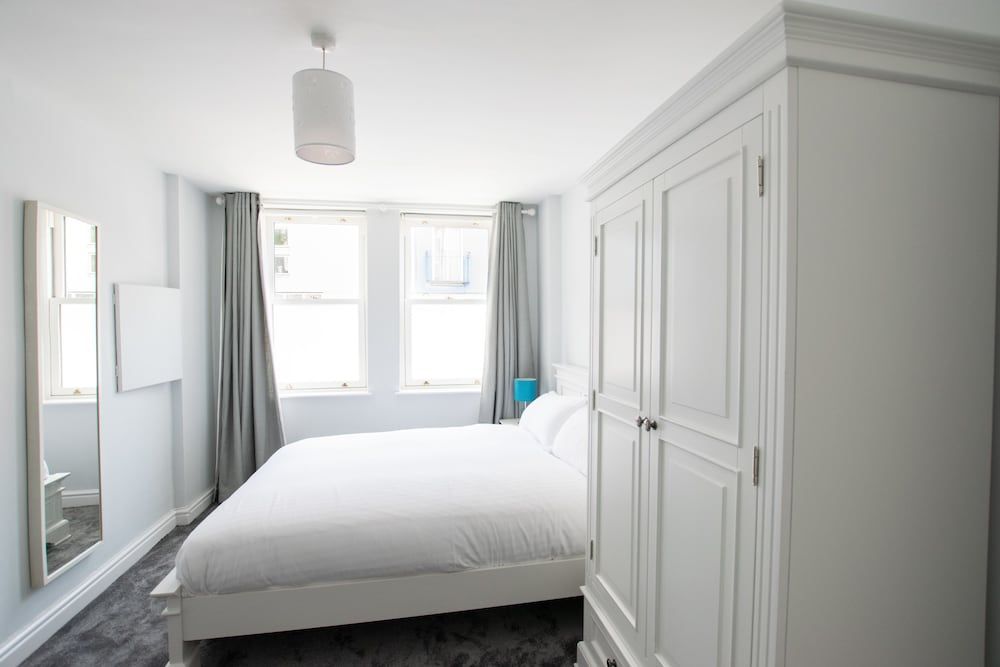 undefined Large Garden Apartment Central Bristol 2