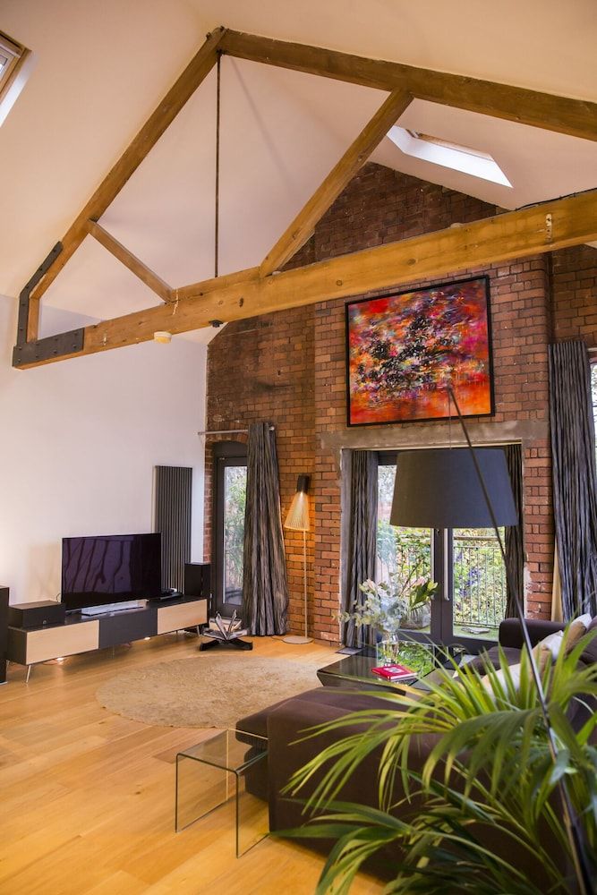 Paintworks Apartments Luxury Apartment, 2 Bedrooms (The Brick Loft) 7