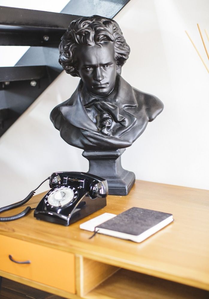 Paintworks Apartments Deluxe Two Bedroom Loft Apartment (The Loft) 3