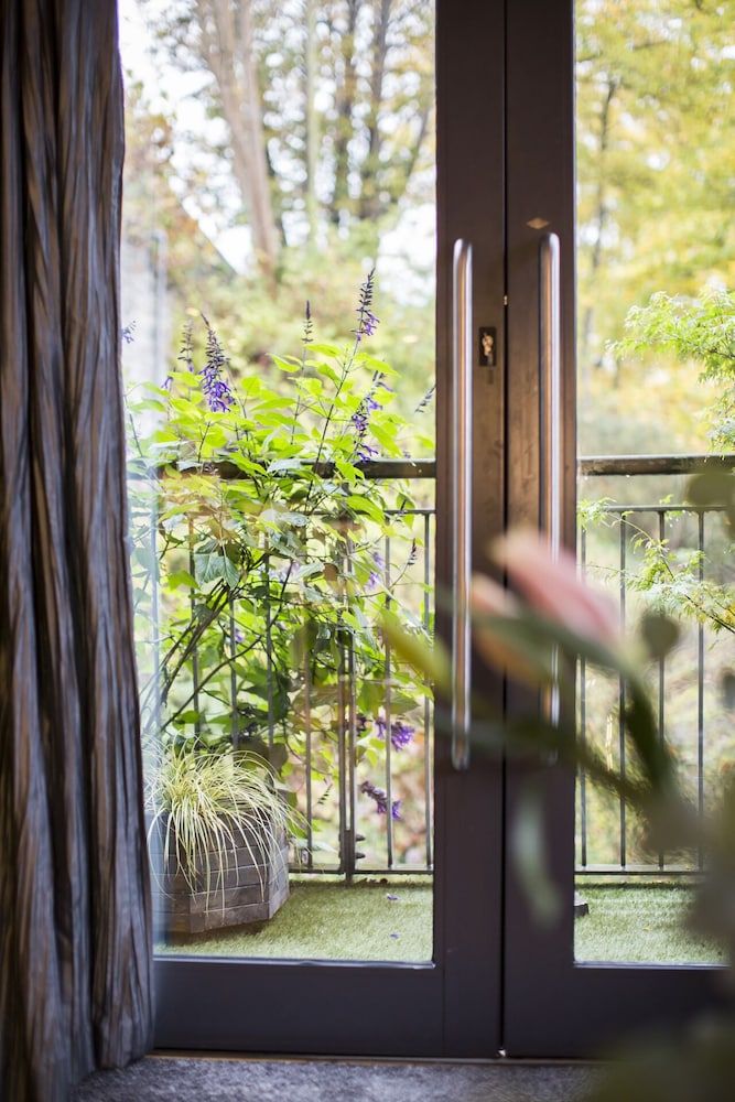 Paintworks Apartments Luxury Apartment, 2 Bedrooms (The Brick Loft) 3