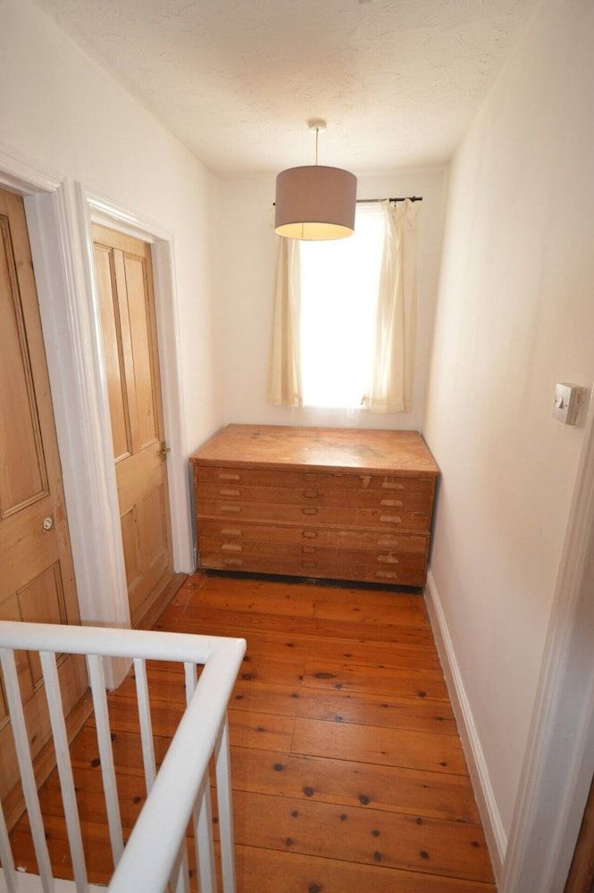 undefined 2 Bedroom Home in Gloucester Road 2