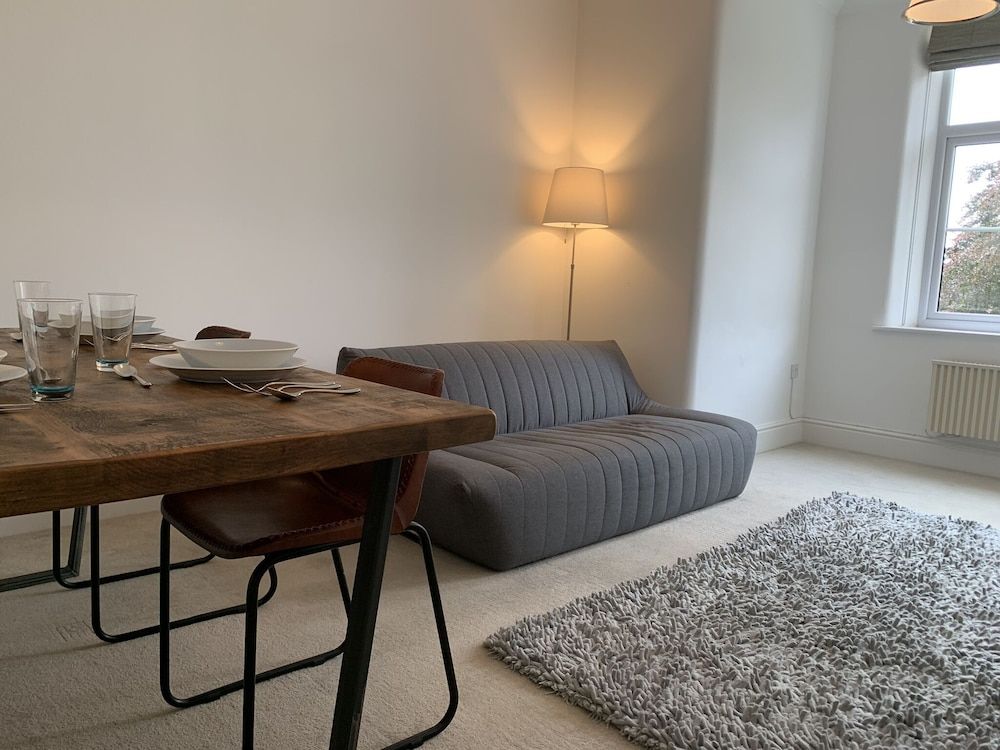 undefined Stylish 3 Bed Apartment in Bristol 9