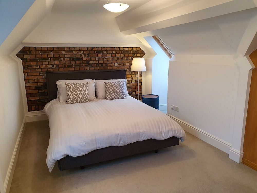 undefined Stylish 3 Bed Apartment in Bristol