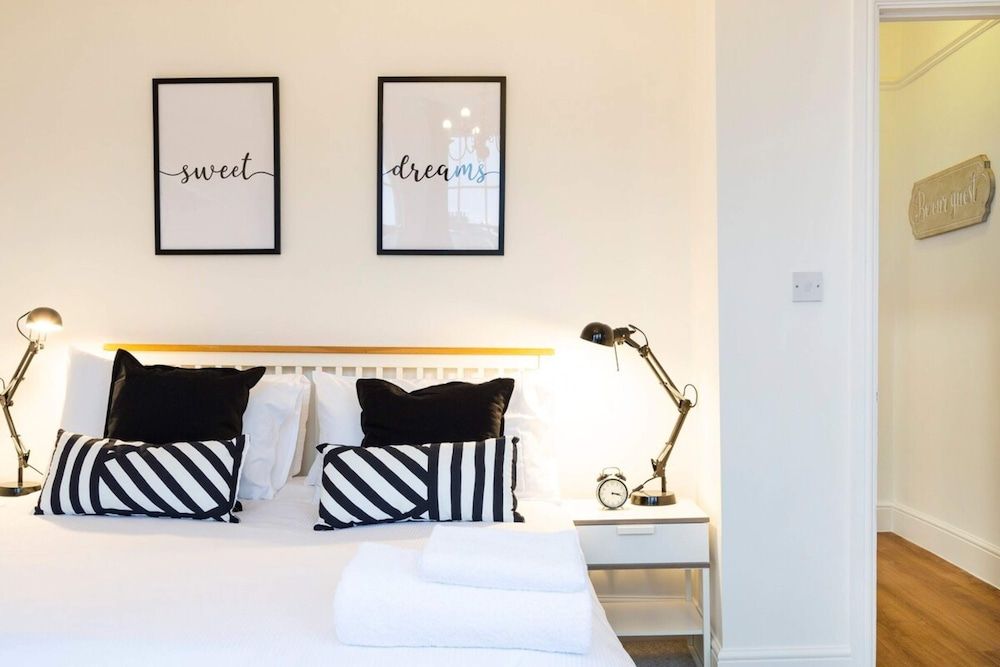 undefined The Parade: Central Flat With Parking 2