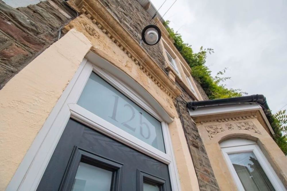 undefined Modern and Chic 2 Bedroom in Bristol 5