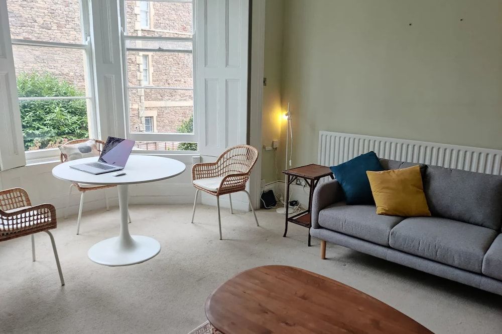 undefined Serene 2 Bedroom Apartment in Clifton 9