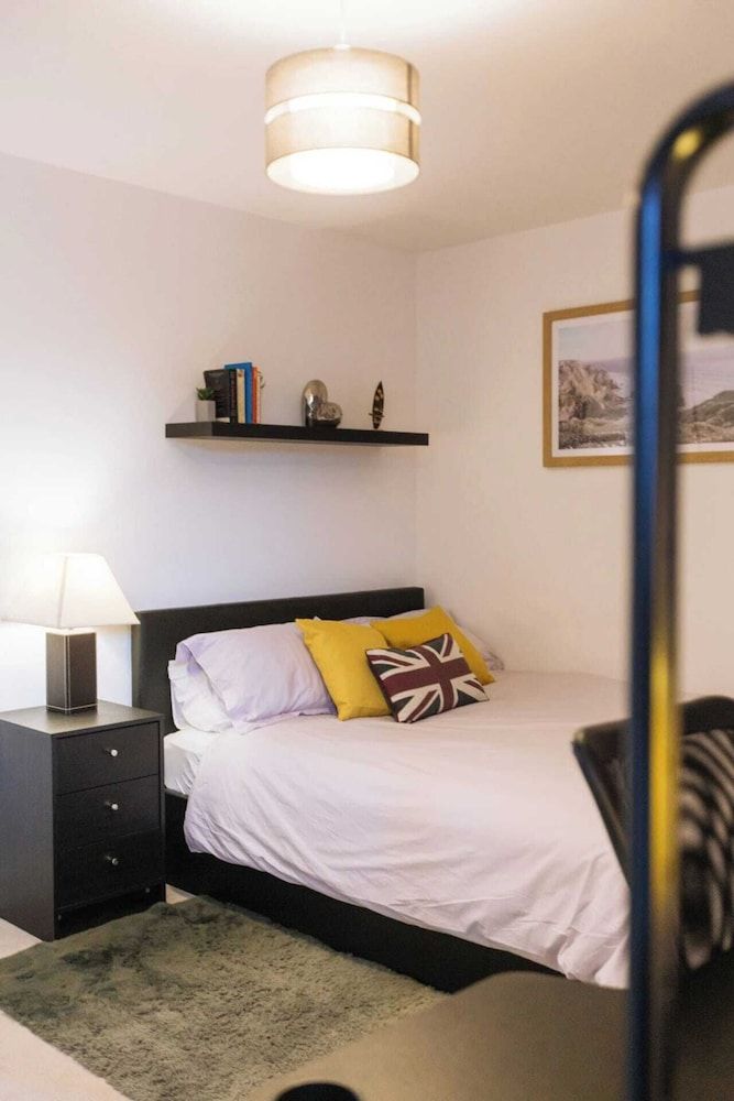 undefined Stylish & Cosy 2BD Flat - Old Market 3