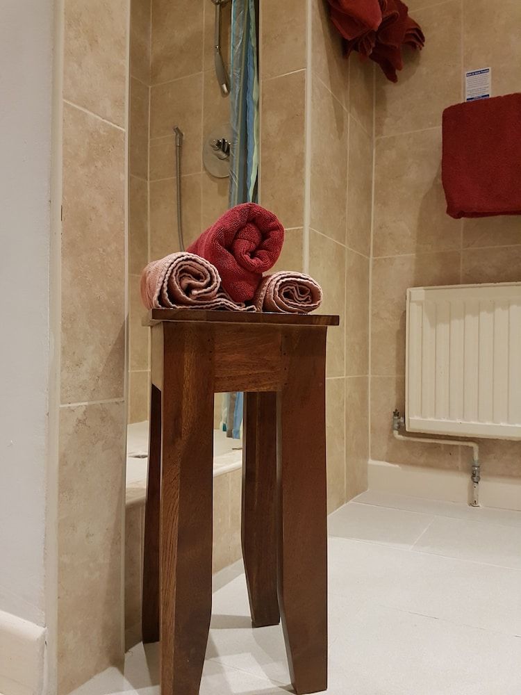 Milton's Country Lodge King Cottage 6