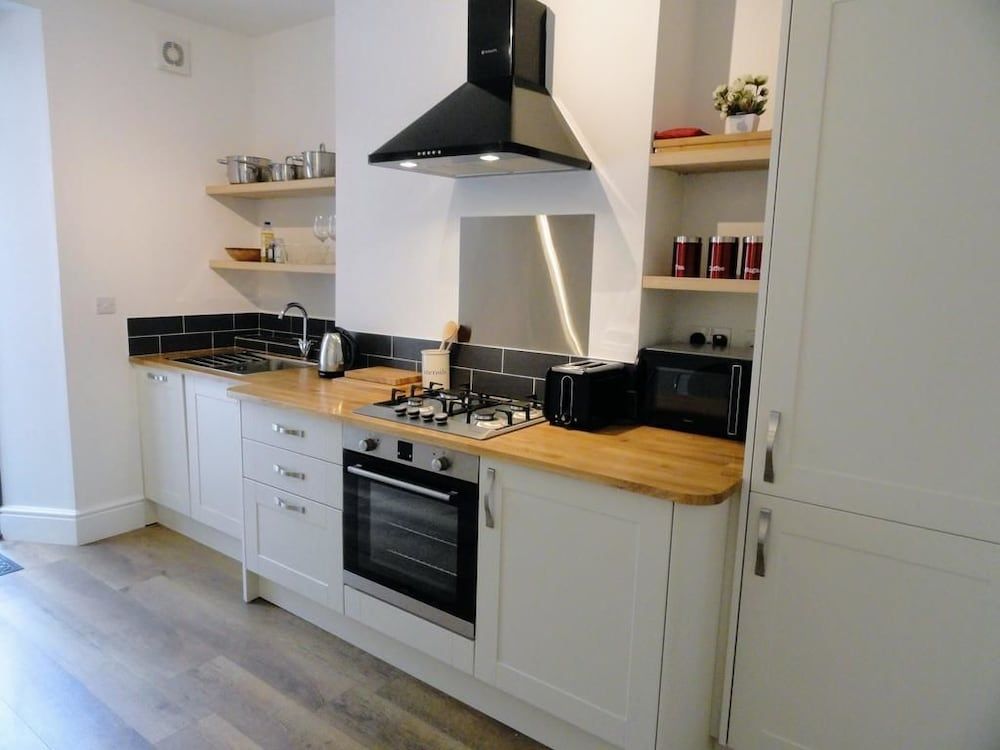 undefined Bell Hill House 9