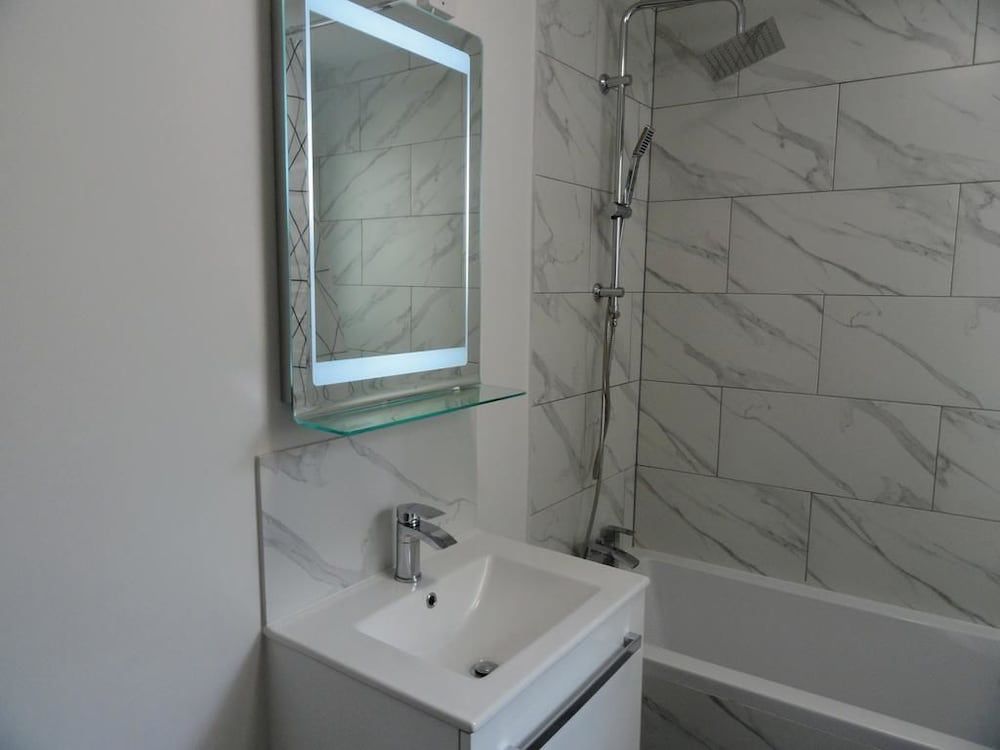 Bell Hill House Three Bedroom House 16