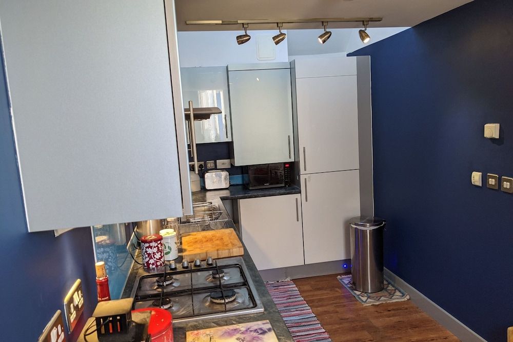 undefined Special 3 Bedroom Townhouse With Parking in Bristol 5