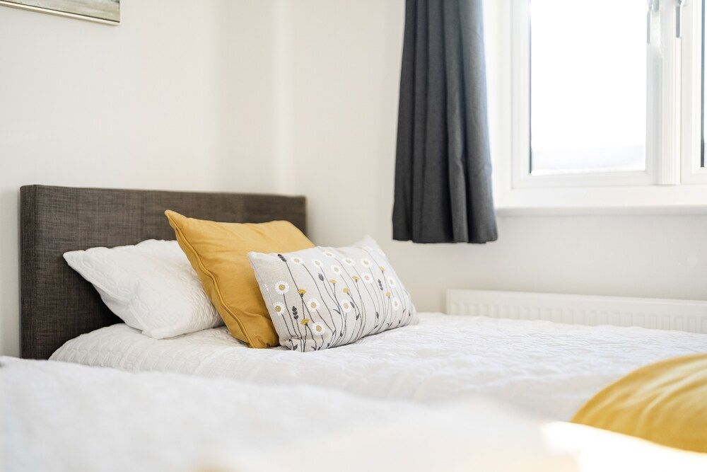 undefined Fortified Three Bedroom Home Bristol 9