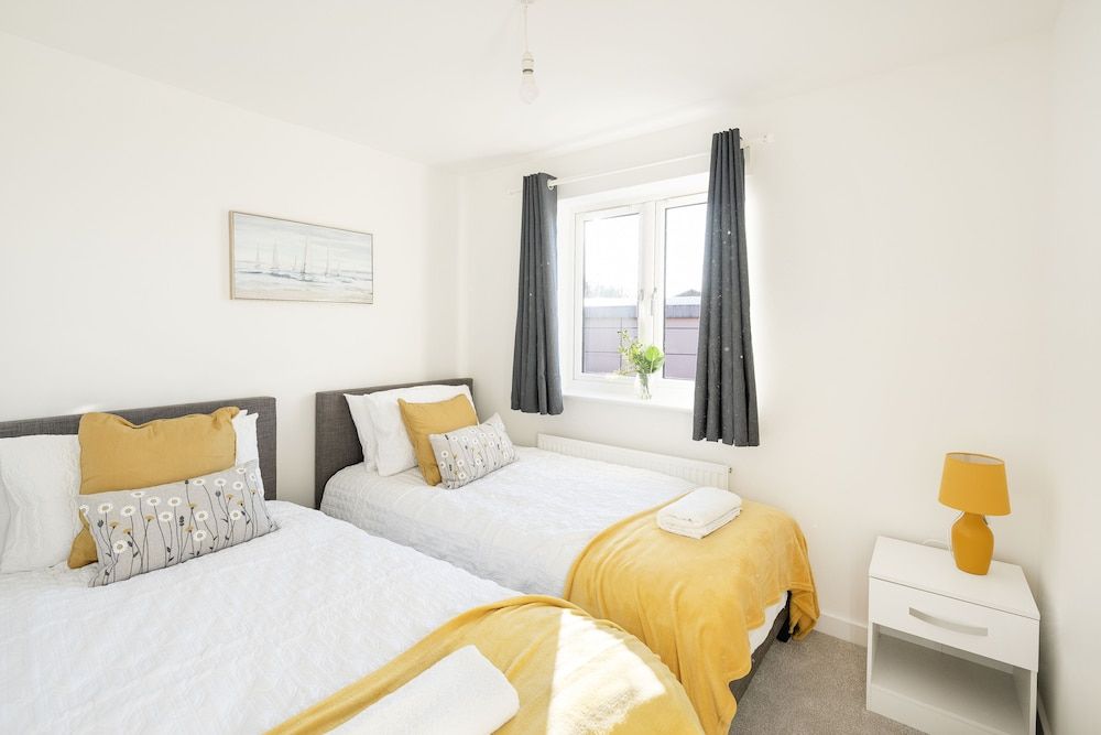 undefined Fortified Three Bedroom Home Bristol 2