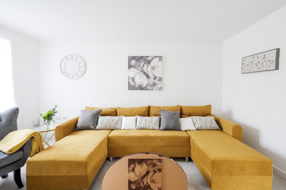 Fortified Three Bedroom Home Bristol House 12