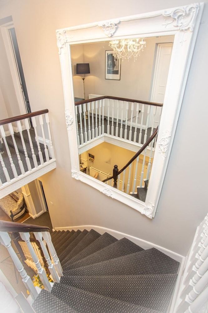 undefined The Ibrox Lodge 8