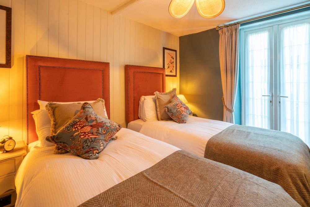 The Bowl Inn Twin Room 4