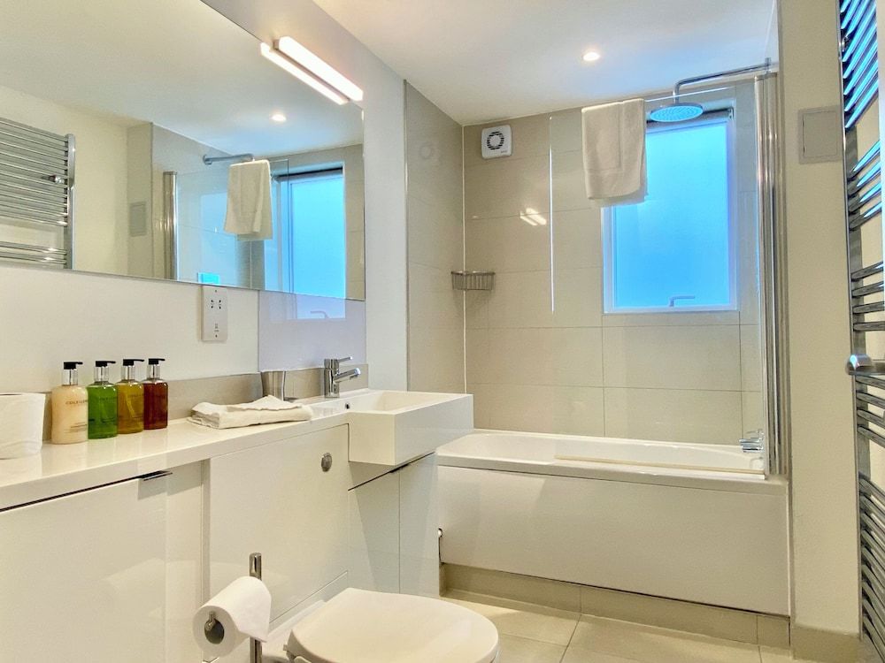 Your Space Apartments - Jubilee House Duplex, 2 Bedrooms, Balcony 3