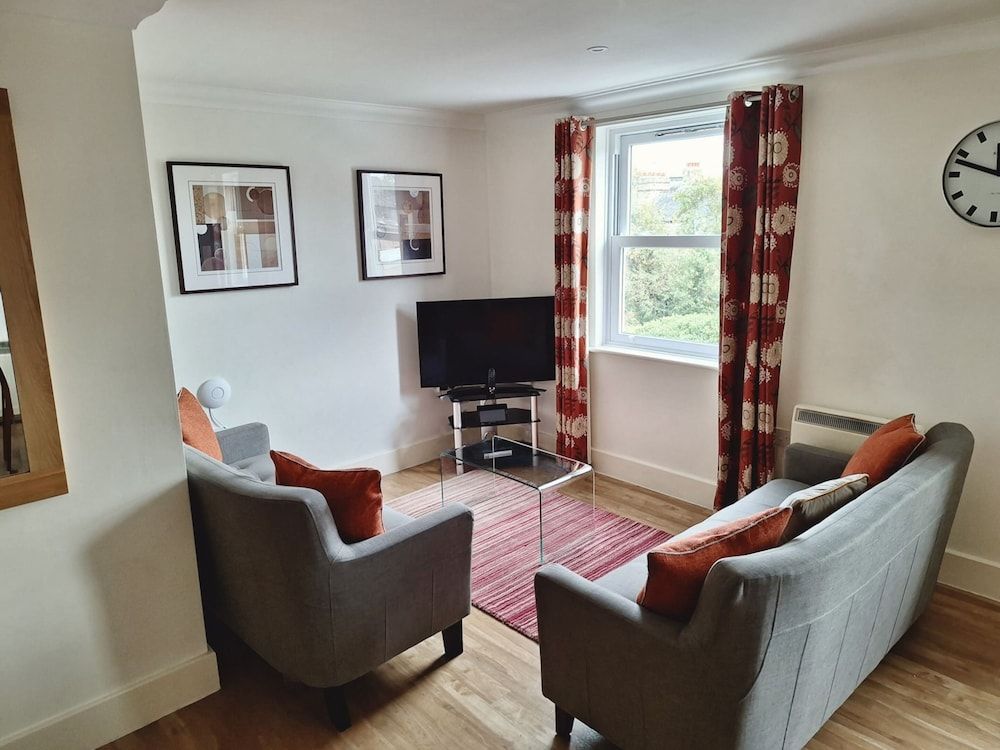 Your Space Apartments - Manor House Duplex, 2 Bedrooms, 2 Bathrooms 12