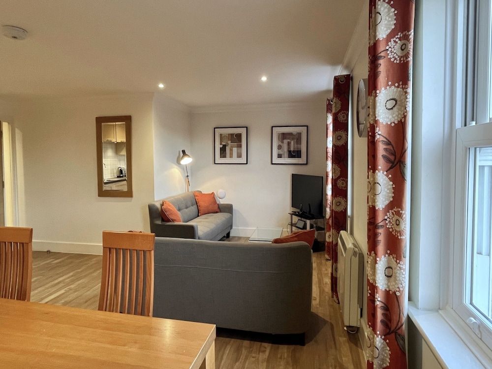 Your Space Apartments - Manor House Duplex, 2 Bedrooms, 2 Bathrooms 10