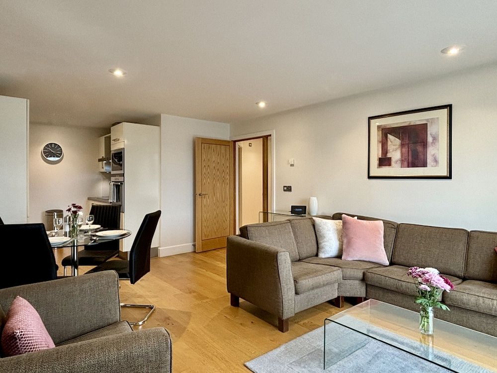 Your Space Apartments - The Hamilton's Superior Apartment, 2 Bedrooms 10