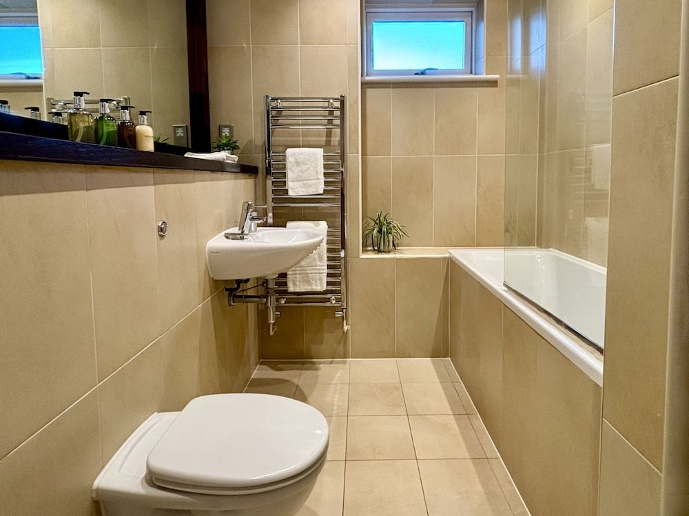 Your Space Apartments - The Hamilton's Luxury Penthouse, 2 Bedrooms, Balcony 7