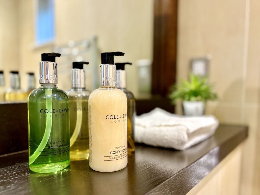 Your Space Apartments - The Hamilton's Luxury Penthouse, 2 Bedrooms, Balcony 6