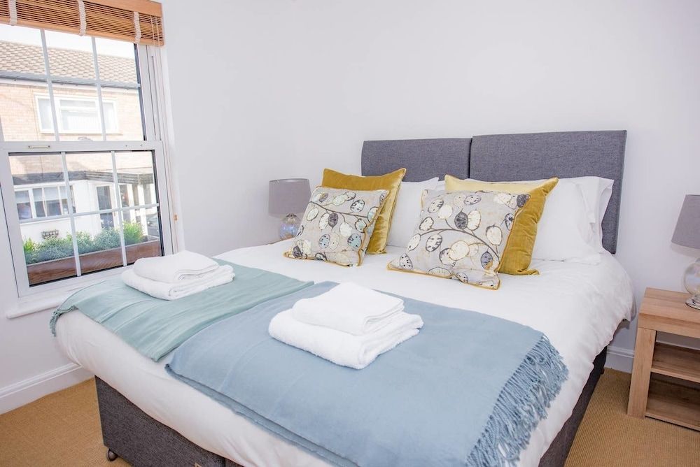 undefined The City on your Doorstep 3