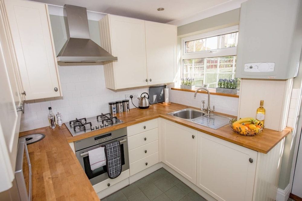 undefined The City on your Doorstep 9